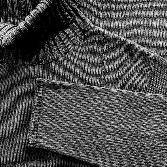 Ladies Black Merino Wool Sweater - Picture 3 of 6